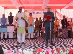 मुख्यमन्त्री कृष्णप्रसाद यादवले  लिए शपथ