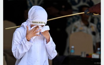 दम्पतीलाई सार्वजनिक रूपमा १४० पटक लाठी प्रहार