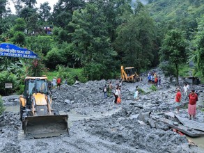 लेते खोलाको बाढीले भौतिक संरचनामा क्षति