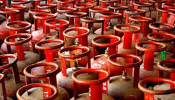 ग्यास संकटले भारतका रेस्टुरेन्ट जोखिममा