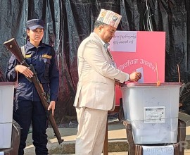 गुण्डुबाट एमाले सचिव बस्नेतद्धारा मतदान