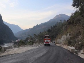 सडक स्तरोन्नतिपछि छोटियो मालढुंगा–बेनीकाे यात्राअवधि
