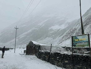 उत्तरी गोरखामा हिमपातहुँदा मनास्लु क्षेत्र भ्रमणमा गएका पर्यटक प्रभावित