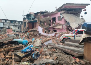 गैरीगाउँ क्षेत्रमा अतिक्रमण गरी निर्माण गरिएका सबै ठूला घर भत्काइयो