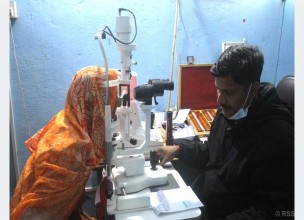 चेतनाको अभाव र गरिबीले थला परेको मर्चवारमा आँखाको ज्योति