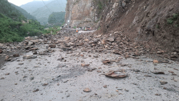 नारायणगढ-मुग्लिन सडक अवरुद्ध