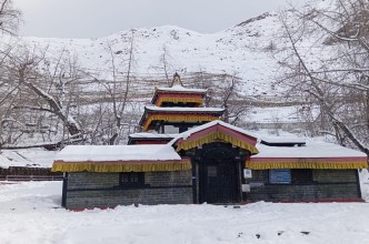 हिमपातपछि मुक्तिनाथ मन्दिर परिसर सुनसान, कागबेनीमै रोकिए दर्शनार्थी