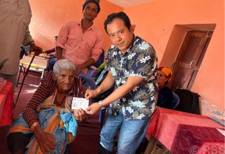 ९७ वर्षीया भट्टले नागरिकता पाउँदा...