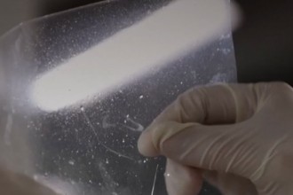 सजिलै पानी र माटाेमा घुल्न सक्ने प्लास्टिककाे आविष्कार