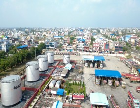 बस्तीबीचमा भलबारी डिपो, अव्यवस्थित पार्किङ र आगलागीको जोखिमले स्थानीय त्रसित