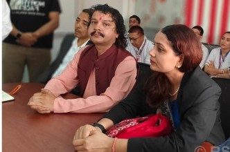 मन्त्री मेहताद्वारा बकुलहर रत्ननगर अस्पतालको निरीक्षण
