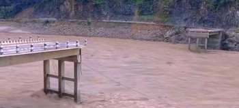 सुनकोशीको फोक्सिङटार अस्थायी बेलिब्रिज जडानको काम सुरु