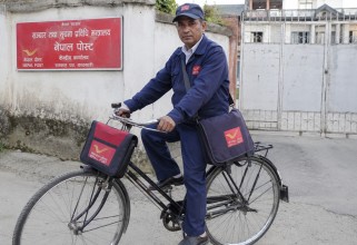हल्काराले साइकल पाएपछि हुलाक सेवा छिटो र प्रभावकारी हुने अपेक्षा