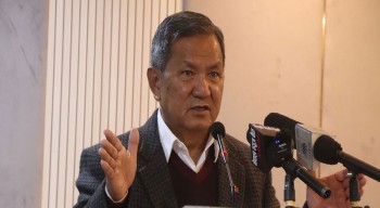 राजस्व संकलन ठेक्कामा लगाउने कार्य तत्कालै बन्द गर्नुहोस्ः मन्त्री गुरुङ