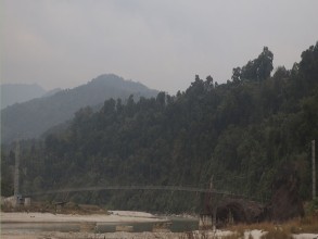 लम्सुवघाटमा झोलुंगे पुल निर्माण