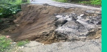 सडक भासिदा कर्णाली राजमार्ग अवरुद्ध