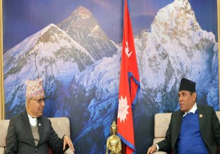 राष्ट्रियसभाका अध्यक्षसँग मन्त्री खनाल र सिन्हाको भेट