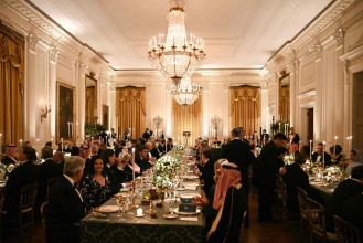 साउदी राजकुमारको सम्मानमा  ट्रम्पद्वारा रात्रिभोज