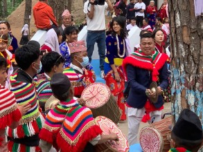 कर्मचारीले हप्तामा दुई दिन जातीय भेषभूषा लगाउनुपर्ने