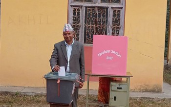 एमाले महासचिव पोखरेलद्वारा मतदान