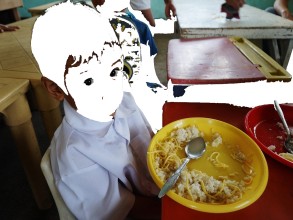 विद्यार्थीलाई ३० रुपैयाँमा खाना