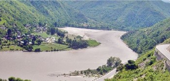 मध्यपहाडी लोकमार्गबाट खसेको कार सुनकोशीमा बेपत्ता