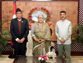 प्रधानमन्त्री कार्की र राष्ट्रियसभाका अध्यक्ष दाहालबीच शिष्टाचार भेट