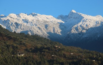 ताप्लेजुङका डाँडाकाँडा सेताम्मे