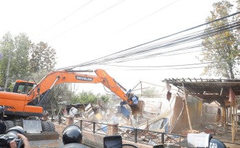 थापाथलीको सुकुमबासी बस्ती खाली गरियो