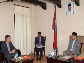 उपराष्ट्रपति यादवसँग अमेरिकी राजदूत थम्प्सनको भेटवार्ता