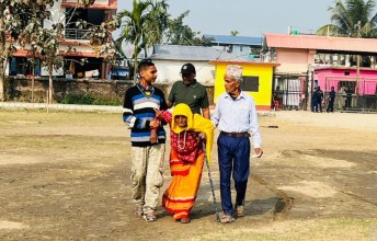 मेचीनगरमा १०४ बर्षीय बृद्धाद्वारा मतदान