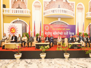 राष्ट्रिय स्वाभिमानका साथ देशको शिर माथि उठाउनुपर्छः अध्यक्ष ओली