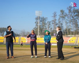 थाइल्यान्डविरुद्धको खेलमा नेपालले ब्याटिङ गर्दै