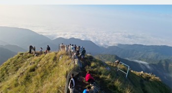 पदयात्रीको रोजाइमा ‘देवचुलीडाँडा’