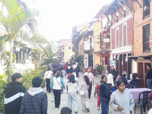 बन्दीपुरका होटलमा पर्यटक भरिभराउ हुँदा व्यवसायी उत्साहित