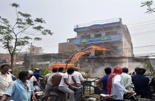 डोजर आतंकमा उत्रियो सरकार