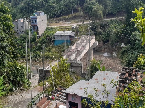 बुल्दीखोलामा धमाधम पक्की पुल निर्माण हुँदै