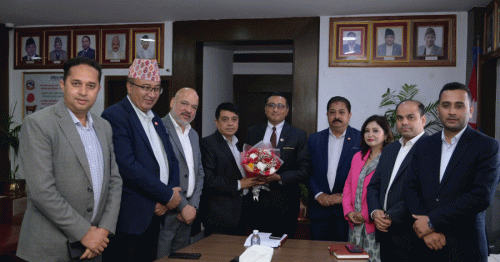 महासघंको टोलीद्वारा अर्थमन्त्रीसँग भेटघाट 