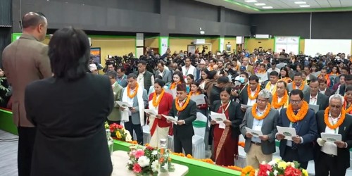 कांग्रेसको नवनिर्वाचित पदाधिकारी र केन्द्रीय सदस्यको शपथ