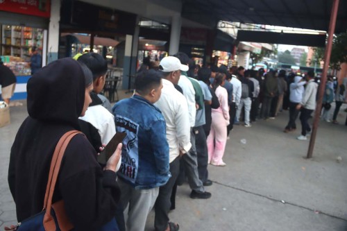 उपत्यका छाड्ने यात्रुको चाप उच्च