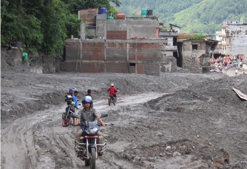 ढुंगेमा यातायात सञ्चालन