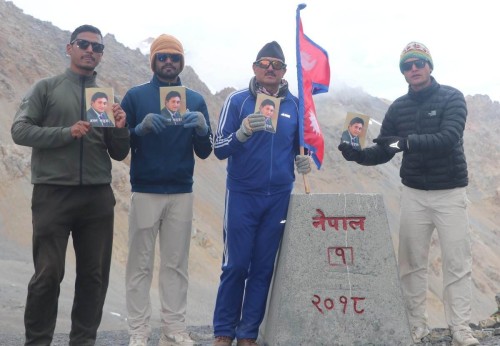 ‘नवल खड्का’ पुस्तक बजारमा