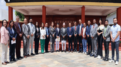 राष्ट्रपति रामचन्द्र पौडेलसँग नवनिर्वाचित एनआरएन पदाधिकारीहरुसँग भेट