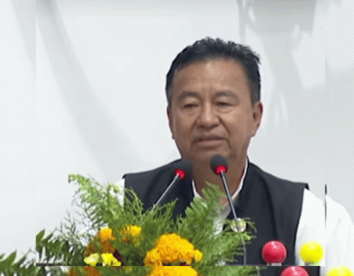 बहुमतको दम्भमा सरकारले शासन गरिरहेको एमाले सांसद राईकाे आरोप