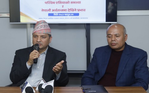 सुरक्षा चिन्तासँगै रोजगारी गुम्ने त्रासमा मध्यपूर्वका नेपाली