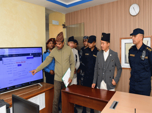 गृहमन्त्री गुरुङद्वारा प्रहरीलाई जिम्मेवारी बहन गर्न निर्देशन