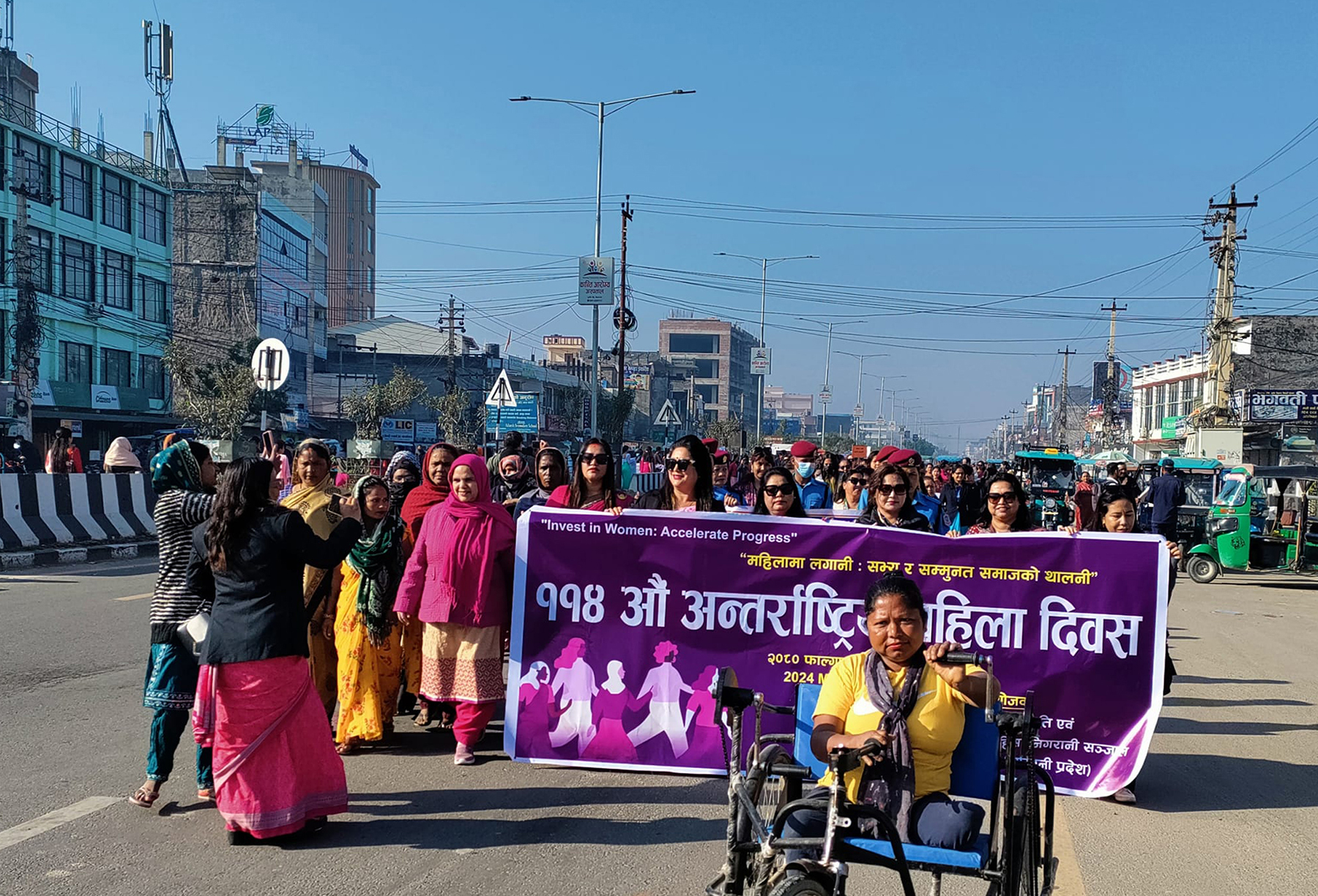 नेपालगञ्जमा निकालिएको प्रभातफेरीमा सहभागीहरु । तस्बिर: भेषराज बस्नेत/रासस